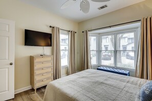 3 habitaciones, tabla de planchar con plancha, internet y ropa de cama 