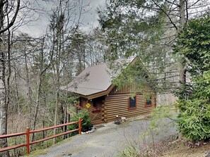 Exterior - Mick's Hideaway | Serene Views, Large Deck, Game Tables (Sevierville)