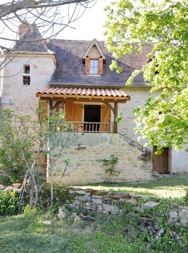Quercy House: Private Terrace, Garden & Balcony in the Célé Valley