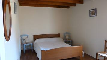 3 bedrooms, iron/ironing board