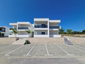 Exterior - Two-bedroom family rooms Villa Aisha with private jacuzzi (Novalja)