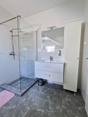 Shower, towels, soap, toilet paper - Two-bedroom family rooms Villa Aisha with private jacuzzi (Novalja)