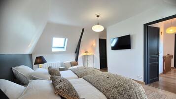 3 bedrooms, WiFi, bed sheets