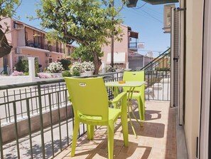 Outdoor dining - Corfu Frodo Studios, Few Moments from the Beach (Kavos)
