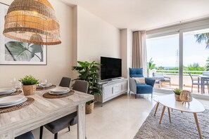 Dining - Modern 2-Bed Apartment | Alcazaba Lagoon (313) (Casares)