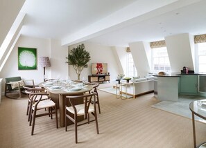 Dining - The Mayfair Grand Penthouse (Greater London)