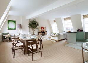 Dining - The Mayfair Grand Penthouse (Greater London)