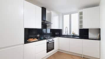 Kühlschrank, Ofen, Herdplatte, Geschirrspüler