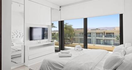The G Cribs Lavish Sun!