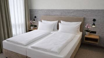 Comfort Double Room | Hypo-allergenic bedding available, minibar (free items), desk