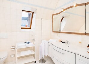 Bathroom - DORMERO Aparthotel Stralsund (Stralsund)