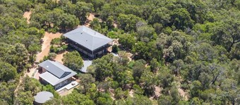 Inji Retreat—Dual Bushland Retreat near the Coast