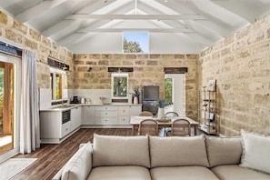 TV, fireplace, offices - Inji Retreat—Dual Bushland Retreat near the Coast (Yallingup)