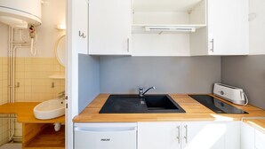 茶具/咖啡用具、冰箱、微波炉、烤箱