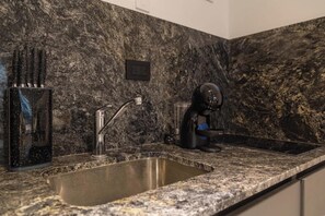 Fridge, microwave, oven, stovetop - Soho VIllage en Palermo by Magno | 101 (Buenos Aires)
