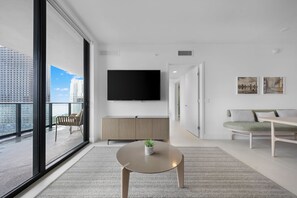 Leilighet, balkong, byutsikt | Oppholdsområde