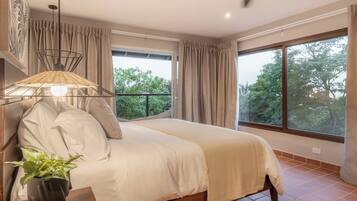 Superior Room, 1 King Bed, Balcony, Garden View | In-room safe, free WiFi