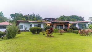 Unclassified image, 5 of 39, button - Hotel Alto Monte (Chiguirí Arriba)