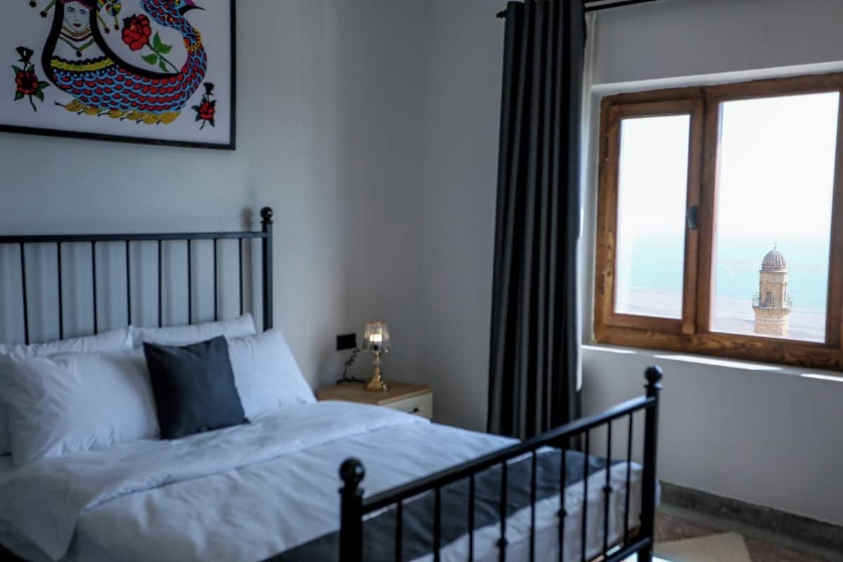 Quarto casal luxo, sacada, vista para a cidade