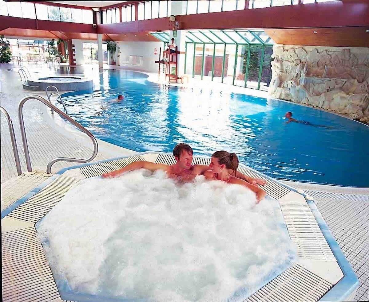 Piscine couverte, piscine extérieure