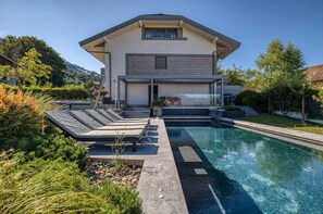 Pool - Le Trésor du Château 4* - OG IMMO (Menthon-Saint-Bernard)