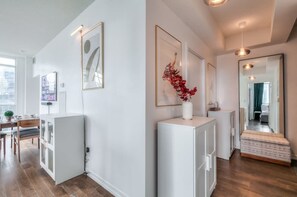 Thoughtfully designed space with modern comfort and style. - Downtown 2BR condo w/ city views & free parking (Toronto)