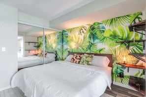 Sleep soundly in a plush bed with hotel-quality linens and fluffy duvets. - Chic 1BR+Den Condo | Fast WiFi & Free Parking (Toronto)