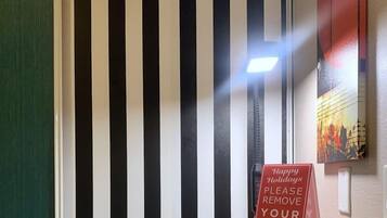 Entry area with accent décor and lighting