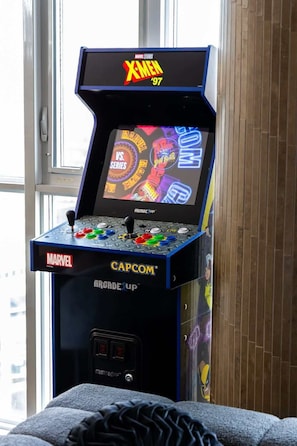 Marvel vs Capcom Arcade for game lovers! - PARC LOFT | Penthouse w/4bd - WFH - CN Tower Views (Toronto)