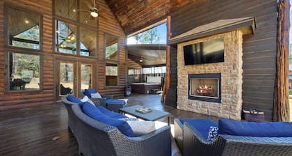 Twisted Mane - Prime Location - Family Friendly