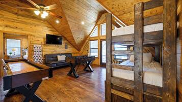 Cabin, Multiple Beds, Hot Tub, Mountain View (Twisted Mane) | 3 bedrooms, individually decorated, individually furnished, bed sheets