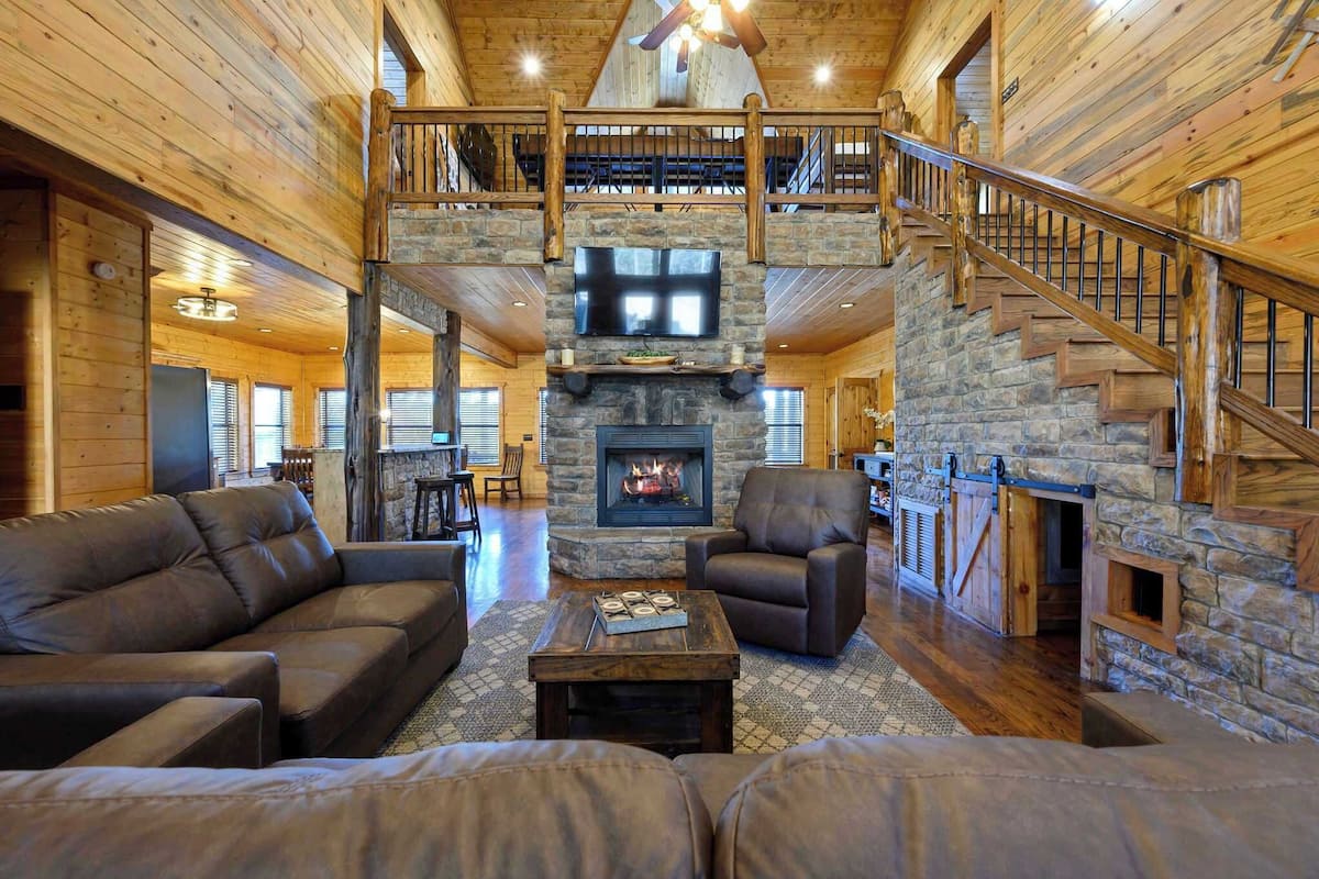 Cabana, várias camas, banheira de imersão, vista para a montanha (Twisted Mane) | Área de estar