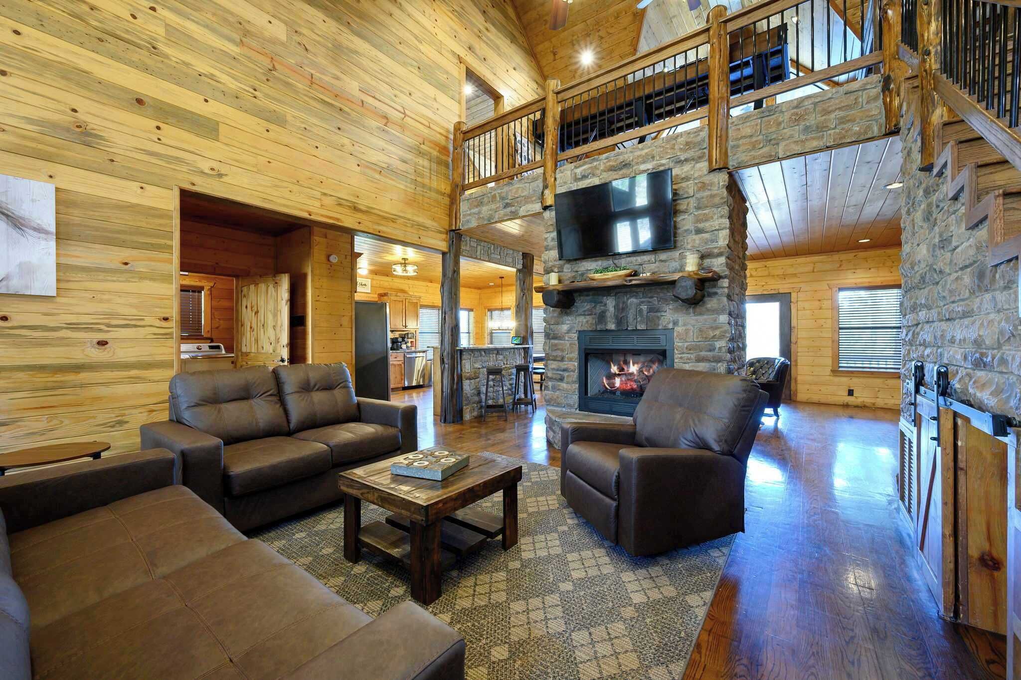 Cabin, Multiple Beds, Hot Tub, Mountain View (Twisted Mane) | Living area