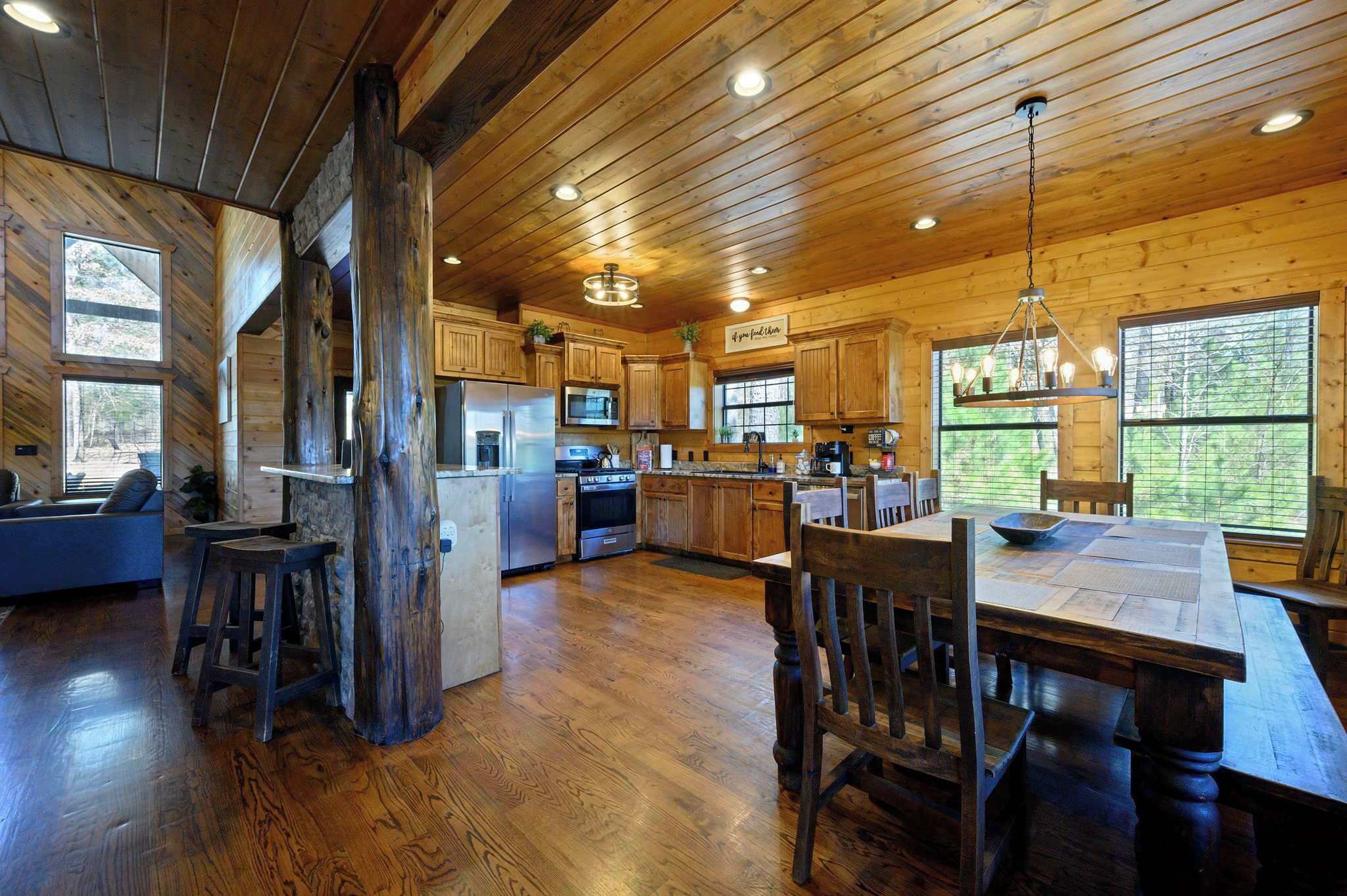 Cabana, várias camas, banheira de imersão, vista para a montanha (Twisted Mane) | Opções para refeição