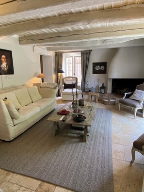 Living area - Charming family villa Mougins (Mougins)