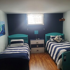 6 chambres, fer et planche à repasser, Wi-Fi, draps fournis