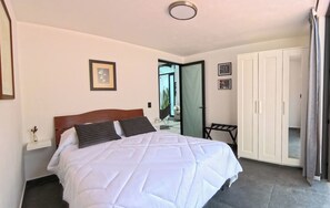 Loft Confort, 2 habitaciones, no se aceptan mascotas, en edificio contiguo | Cortinas blackout y tabla de planchar con plancha 