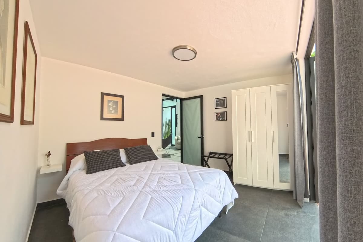 Comfort Apartment, 2 Bedrooms, Pets not allowed, Annex Building