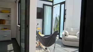 Gác Deluxe, 2 phòng ngủ, không được mang vật nuôi, tòa nhà phụ | Khu phòng khách | Màn hình máy tính
