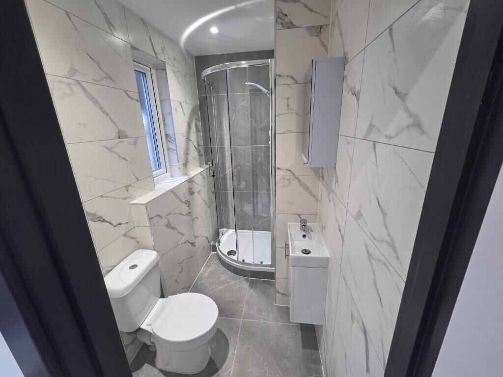 Room, 1 Bedroom | Bathroom