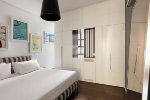 2 bedrooms, iron/ironing board, WiFi, bed sheets - Casa Loggia, a Burghesius home (Roma)