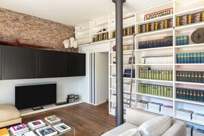 Interior - Casa Loggia, a Burghesius home (Roma)