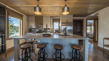 House, Multiple Beds, Hot Tub, Mountain View (Wilderness Club Home) | Private kitchen