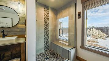 House, Multiple Beds, Hot Tub, Mountain View (Wilderness Club Home) | Bathroom