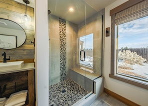 House, Multiple Beds, Hot Tub, Mountain View (Wilderness Club Home) | Bathroom | Towels - Wilderness Club Home Hot Tub (Eureka)