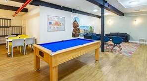 Lobby sitting area - Student Only Nottingham Square (Nottingham)