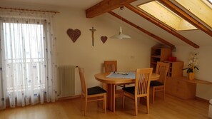 Dining - Apartment 'Haus Bergwies' with Mountain View, Shared Pool and Wi-Fi (Caines)