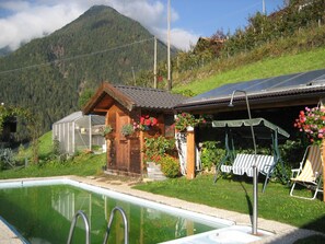 Pool - Apartment 'Haus Bergwies' with Mountain View, Shared Pool and Wi-Fi (Caines)