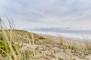 Beach - House for 7 with garden near the sea (Brem-sur-Mer)