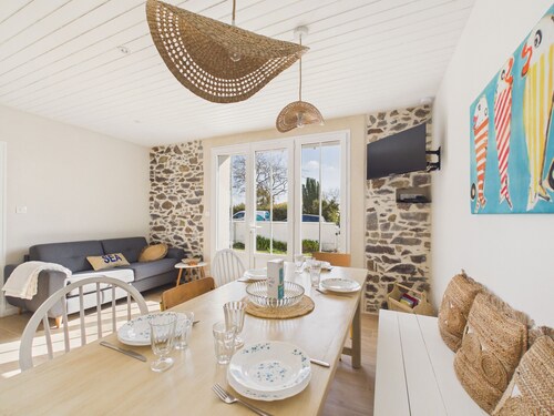 House for 5 with garden near the sea